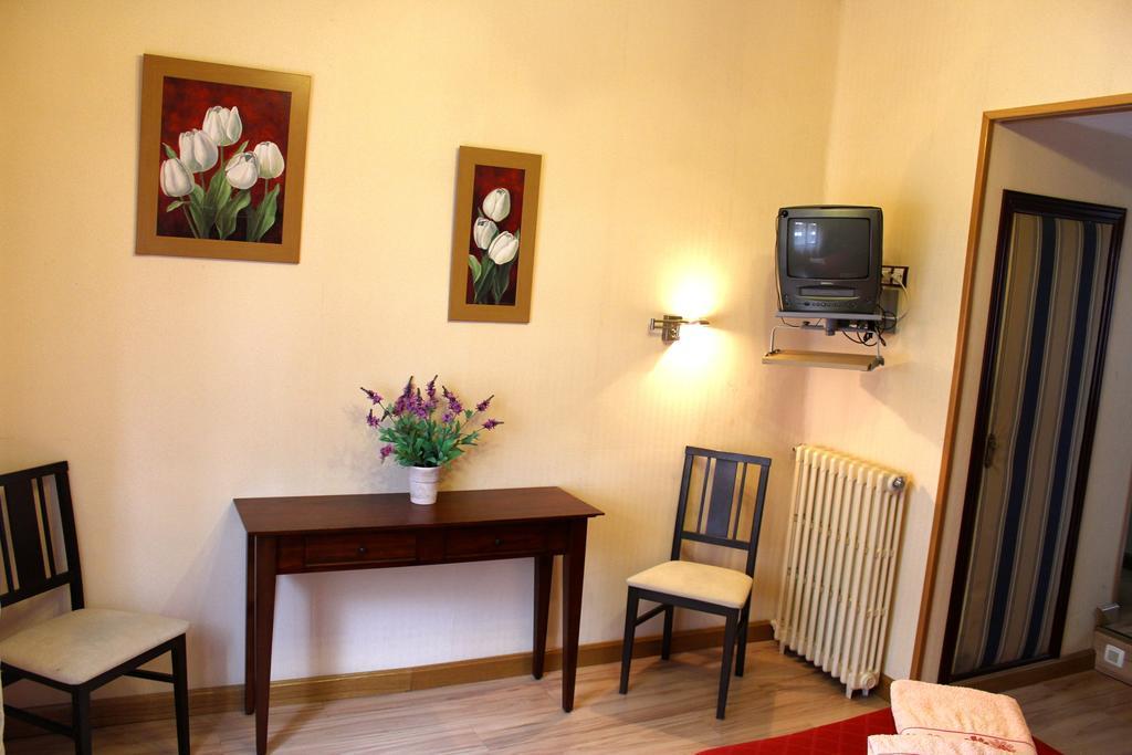 Hostal De La Torre Hostal Economico Valladolid Zimmer foto